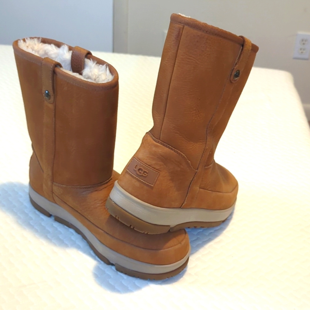 UGG Classic Weather Short